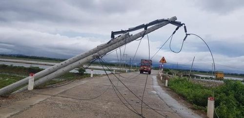 Bão số 5 đã gây thiệt hại nhiều nơi khu vực miền Trung - Tây Nguyên, đặc biệt nặng nề nhất tại địa bàn tỉnh Thừa Thiên Huế.