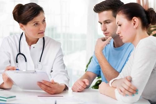 Người bệnh hen suyễn cần chủ động thăm khám và nhận tư vấn từ bác sĩ về các vấn đề liên quan tới đời sống tình dục - Ảnh Internet