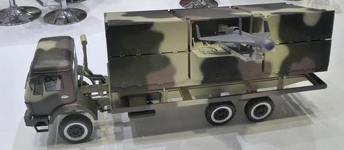 UAV cảm tử Harpy của Israel là sự kết hợp giữa máy bay không người lái và tên lửa hành trình, nó được thiết kế để tìm kiếm và tấn công tiêu diệt các trạm radar nằm sâu trong lãnh thổ đối phương.