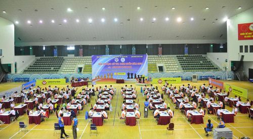 Cuộc thi thu hút hơn 100 vận động viên từ các đơn vị cờ mạnh trong toàn quốc tham gia.