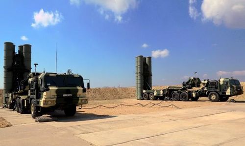 Trong khi đó, quân đội Thổ Nhĩ Kỳ lại sở hữu hệ thống phòng không tầm xa S-400 Triumf tối tân của Nga, đủ sức ngăn cản cuộc tấn công lớn bằng Iskander-E từ Armenia, bởi vậy nếu chỉ trông chờ vào vũ khí trên thì có lẽ áp lực của Yerevan là chưa đủ để ép Ankara phải rút lui.