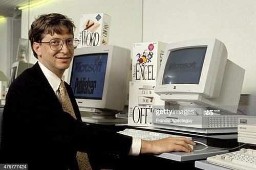 Tỷ phú Bill Gates - người sáng lập Microsoft là nam thần tượng được mến mộ nhất Việt Nam.