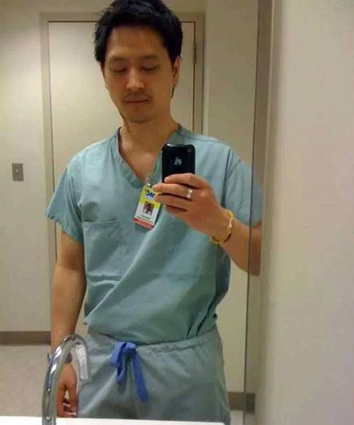 Anh phải thực hiện hóa trị và uống thuốc thường xuyên.
