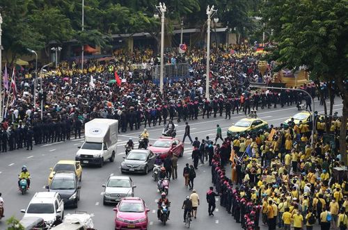 Xung đột giữa hai phe là lý do chính dẫn đến bất ổn chính trị ở Thái Lan trong hơn một thập kỷ qua.