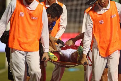  Thêm Ti Phông chấn thương, TP HCM mất hẳn sức sống trên hàng tấn công
