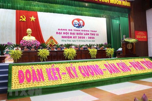 Đoàn Chủ tịch điều hành Đại hội. (Ảnh: Nguyễn Văn Trí/TTXVN)
