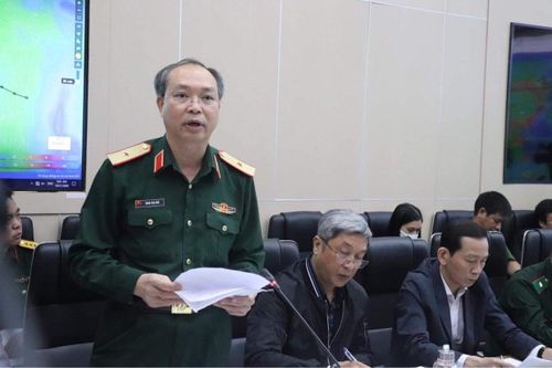 Thiếu tướng Doãn Thái Đức, Cục trưởng Cục Cứu hộ cứu nạn báo cáo tình hình cứu hộ cứu nạn