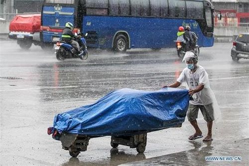  Trung bình mỗi năm, khoảng 20 cơn bão đổ bộ vào Philippines. Cùng với đó, các trận động đất và núi lửa phun trào khiến quốc gia này trở thành một trong những nước chịu nhiều thiên tai nhất trên thế giới. 