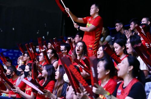  Trận đấu này thu hút lượng khán giả đến sân rất đông. Heat và Warriors là 2 đội bóng có lượng fan đông đảo nhất giải đấu. 