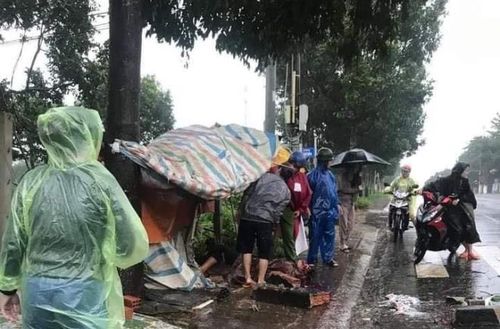 Bão số 9 làm sập tường đề chết một người phụ nữ ở Gia Lai.