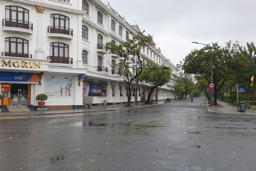 Phố Lê Lợi vắng hoe lúc 4h chiều.