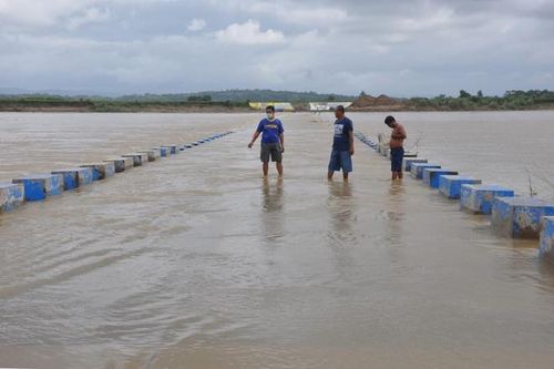 "Trong vòng 12 giờ tiếp theo, sẽ có gió mạnh thảm khốc và mưa lớn xối xả" tại vùng Bicol, bao gồm các tỉnh phía nam đảo Luzon, cơ quan khí tượng Philippines cảnh báo sáng sớm 1/11. Ảnh: AFP.