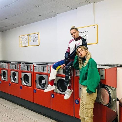 Bên cạnh làm mẫu ảnh, sáng tạo nội dung hay thiết kế, chị em người Đức còn thể hiện tài năng trong lĩnh vực âm nhạc. Năm 2017, bộ đôi ra mắt đĩa đơn mang tên Not My Fault.