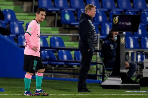  Áp lực nặng nề đang dồn lên vai HLV Koeman. Một tuần qua, truyền thông Tây Ban Nha đưa tin Koeman có thể bị sa thải nếu không cải thiện thành tích trong thời gian tới. Trước đó, Chủ tịch Josep Bartomeu của Barca, người trao cơ hội cho Koeman được trở lại Camp Nou, tuyên bố từ chức. Việc Bartomeu ra đi tác động lớn đến tương lai lâu dài của HLV Koeman ở Barca. 