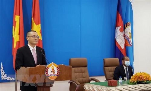 Đại sứ đặc mệnh toàn quyền Việt Nam tại Campuchia Vũ Quang Minh phát biểu tại buổi lễ. (Ảnh: Hùng Vũ/TTXVN)