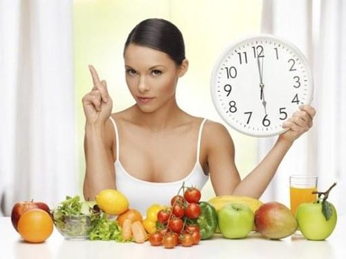 Việc tập trung ăn có thể giúp 1 người ăn ít hơn 300 calo mỗi ngày.
