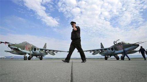 Cường kích Su-25 Nga.