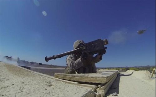 Ngòi nổ cận đích mới do Raytheon chế tạo giúp tên lửa kích nổ ngay cả khi không chạm được vào mục tiêu và có thể khiến máy bay bị hư hỏng nặng, thậm chí bị tiêu diệt hoàn toàn.