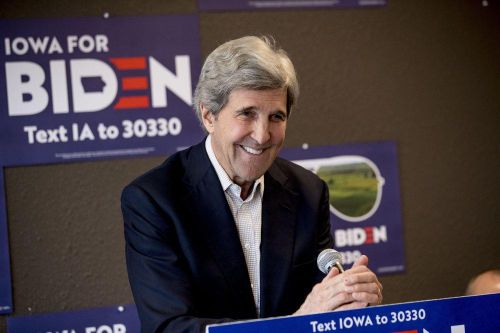  Cựu ngoại trưởng John Kerry trở lại chính trường Mỹ với vai trò đặc phái viên tổng thống về vấn đề khí hậu. Ảnh: AP. 