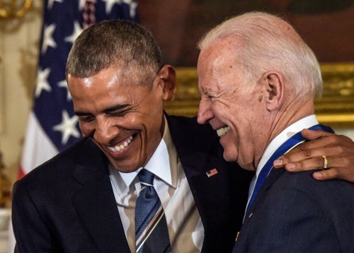 Tổng thống đắc cử Joe Biden và cựu Tổng thống Barack Obama. Ảnh: New York Times.