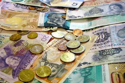Hứa hẹn lợi nhuận cao, ít rủi ro là một trong những cách lôi kéo nhà đầu tư của các công ty hoạt động bất hợp pháp. Ảnh: Getty Images.