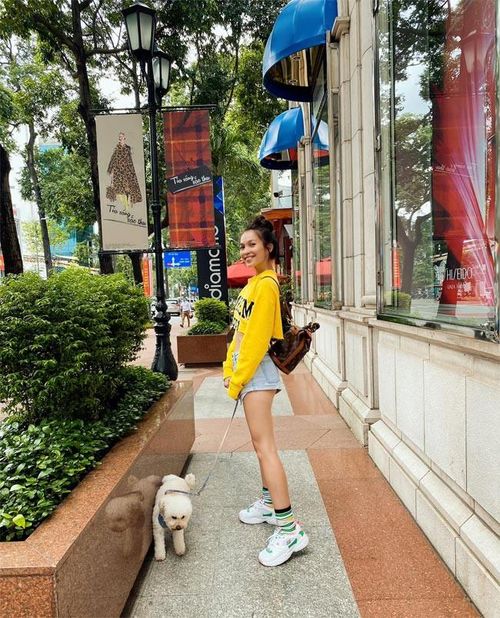 Ở tuổi 39 nhưng nếu chỉ nhìn vẻ ngoài của cô, ai cũng chỉ đoán Hiền Thục mới ở tuổi đôi mươi.