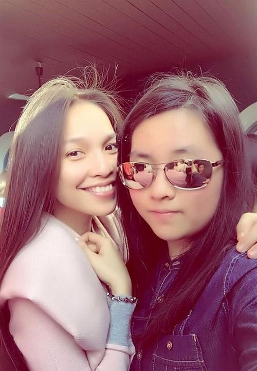 Ca sĩ Hiền Thục được khen trẻ như chị của con gái Gia Bảo dù cô sắp bước sang tuổi 40.