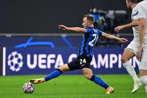  Mùa này, Eriksen chỉ ra sân 10 trận tại 2 đấu trường Serie A và Champions League, trong đó có 6 lần vào sân từ ghế dự bị. Eriksen chưa ghi bàn hay thực hiện pha kiến tạo cho Inter. HLV Conte đã ưu tiên sử dụng Vidal, Brozovic hay Gagliardini cho hàng tiền vệ thay vì Eriksen. Chỉ sau một năm, giá trị của Eriksen trượt dốc, từ 80 triệu euro xuống còn 50 triệu euro. 