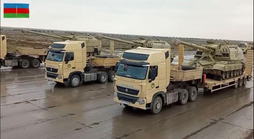 Ảnh: Các tổ hợp pháo tự hành 2S19 Msta-S cỡ nòng 152mm của Azerbaijan. Đây có thể nói là một trong những tổ hợp pháo tự hành hàng đầu trên thế giới hiện nay dẫu cho nó đã được phát triển từ thời Liên Xô. Với các tổ hợp pháo tự hành này thì lục quân Armenia không hề có khí tài có khả năng tương đương dẫn đến lép vé trong các trận đấu pháo.