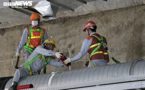 Ông Adriano Matoccia – phụ trách thi công hầm cho hay: “Máy khoan TBM này được áp dụng ở rất nhiều nước trên thế giới để khoan hầm, đặc biệt là khoan hầm ở trong khu đô thị và những nơi có địa chất yếu. Trước khi thực hiện dự án, chúng tôi đã nghiên cứu địa chất ở Hà Nội và thiết kế máy khoan phù hợp với địa chất ở Hà Nội để có thể khoan hầm tốt nhất”.