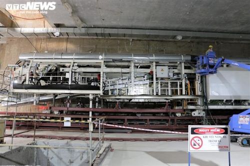 Máy khoan TBM có khiên đào cân bằng áp lực đất EPB (Earth Pressure Balance). Điểm ưu việt của công nghệ EPB là tính ổn định cao, luôn áp dụng các kỹ thuật mới cho các kích thước lớn và luôn đổi mới về công nghệ để đáp ứng các nhu cầu chuyên biệt.