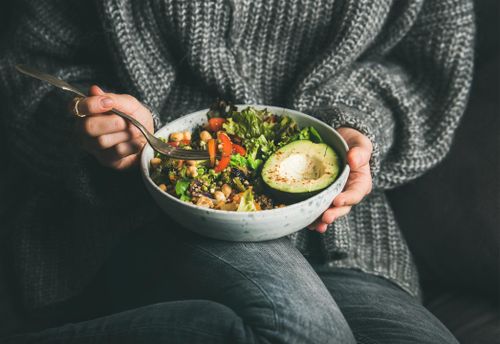 Eat clean tập trung vào các thực phẩm tự nhiên nhưng còn nhiều điều chưa hợp lý với mục tiêu giảm cân. Ảnh minh họa: TMC.