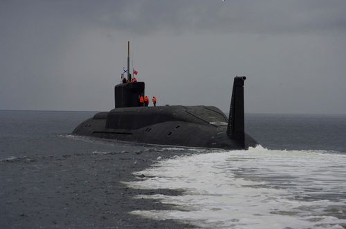 Vladimir Monomakh là tàu ngầm thứ ba thuộc Đề án 955 "Borei". Tàu dài 170 m, rộng 13,5 m và có lượng giãn nước 24.000 tấn, tốc độ tối đa khi lặn đạt tới 56 km/h, tầm hoạt động không giới hạn.