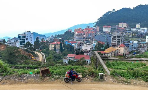 Tuy nhiên, cách làm du lịch nóng vội đang khiến không ít người lo ngại về chất lượng cảnh quan tại đây. 