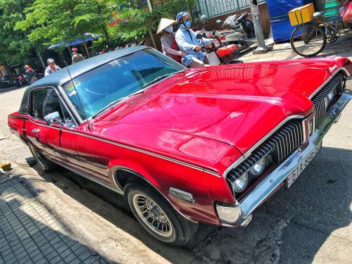 Chiếc Mercury Cougar đời 1968 của Binz từng xuất hiện tại các lễ hội xe cổ tại TP.HCM.