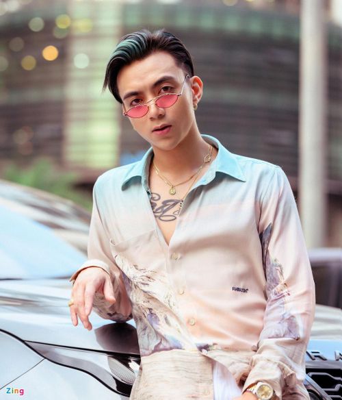Theo ViruSs, việc Soobin phát hành MV Tháng năm là sai lầm. Ảnh: Bá Ngọc.