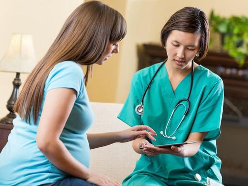 Điều trị thủy đậu ở phụ nữ mang thai phụ thuộc vào giai đoạn mắc bệnh trong thai kỳ - Ảnh: Healthline