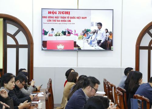 Đại biểu phát biểu tại điểm cầu Ủy ban MTTQ Việt Nam TP Hồ Chí Minh.