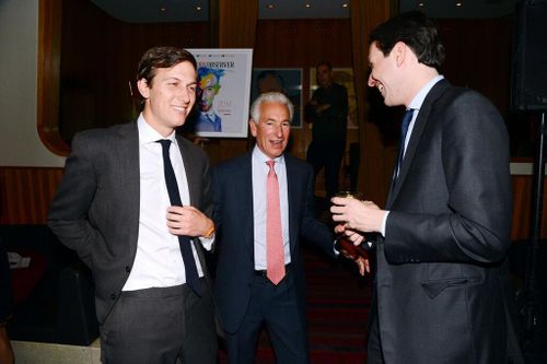  Jared Kushner và bố ruột, ông Charles Kushner, tại một buổi tiệc năm 2014 ở New York. Tổng thống Trump vừa ra lệnh ân xá cho thông gia vào ngày 23/12. Ảnh: Sipa USA. 