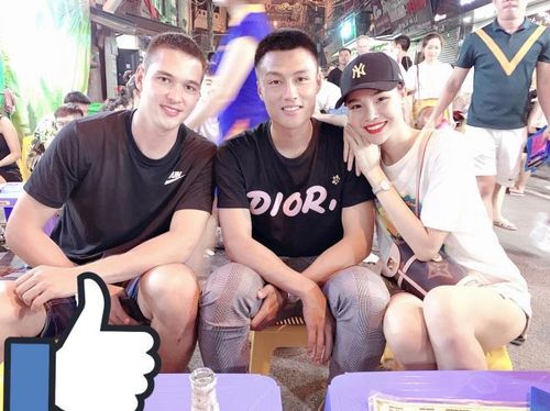 Thủ thành Filip Nguyễn là bạn thân của Mạc Hồng Quân tại Séc.