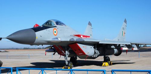Năm 1986, Ấn Độ mua 66 chiếc MiG-29 và trở thành khách hàng nước ngoài đầu tiên sử dụng loại máy bay này. MiG-29 cũng giúp đưa Ấn Độ bước vào kỷ nguyên máy bay thế hệ thứ 4. Ảnh: MiG-29 của Không quân Ấn Độ - Nguồn: PTI