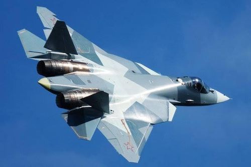 Hiện nay ngoài một số mẫu Su-57 chế tạo thử nghiệm, thì dự kiến chiếc Su-57 sản xuất hàng loạt đầu tiên sẽ được chuyển giao cho Lực lượng Hàng không Vũ trụ Nga trong vài ngày tới. Ngoài ra, Su-57 có thể đã nhận được đơn đặt hàng từ nước ngoài đầu tiên là Algeria – Nguồn ảnh: Topwar