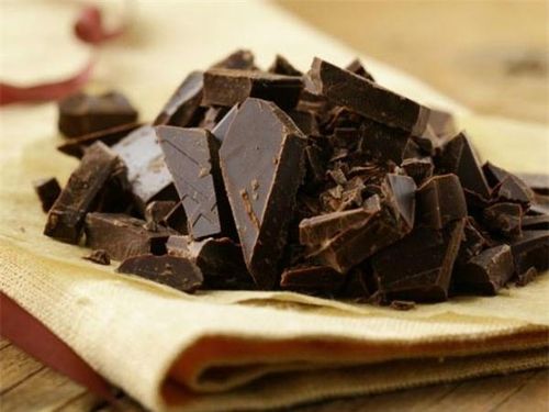 Ăn chocolate đen vào buổi sáng chỉ thêm buồn ngủ.
