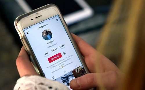 Ứng dụng TikTok đã dính vào nhiều bê bối trong năm 2020. Ảnh: Telegraph.