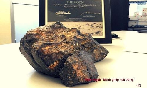 Thiên thạch mặt trăng có trọng lượng 5,5kg .