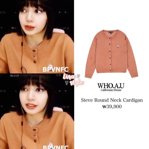 Khi trò chuyện giao lưu trực tuyến cùng người hâm mộ, Lisa được bắt gặp khoác áo cardigan WHO.A.U. Thiết kế này có kiểu dáng vừa vặn, tôn lên vóc dáng thon gọn của nữ thần tượng. 36 USD là giá không quá đắt cho một mẫu áo len. Ảnh: @lisasweetgirl.style.