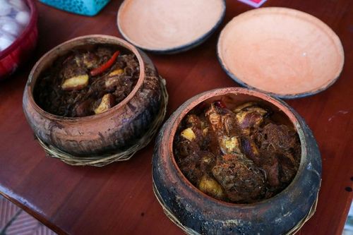 Là món ăn truyền thống đậm nét văn hóa đặc trưng của vùng quê đồng bằng chiêm trũng, được người dân xã Hòa Hậu lưu truyền và là đặc sản không thể thiếu trong mỗi bữa cơm sum họp gia đình hay làm quà biếu cho khách quý mỗi dịp Tết đến, Xuân về.