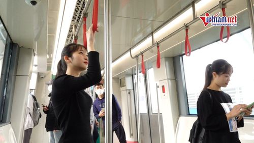 Nhiều nữ sinh hy vọng đoàn tàu đi vào hoạt động để việc đi học được thuận tiện hơn