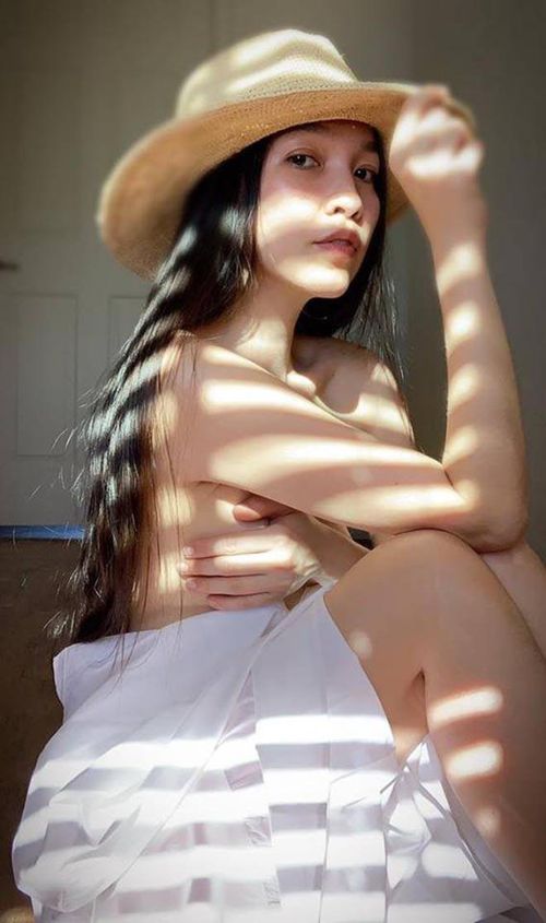 Ảnh bán nude từng gây tranh cãi của Hiền Thục