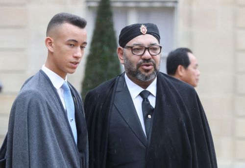  Danh mục đầu tư của quốc vương Maroc cũng bao gồm cổ phiếu ở ngân hàng lớn nhất Maroc Attijariwafa, công ty khai thác mỏ Group Managem, công ty sản xuất đường Cosumar và công ty sữa Centrale Danone. Theo Forbes, năm 2014, thời điểm ông Mohammed được công nhận là vị vua giàu nhất châu Phi, ngân sách hoạt động hàng ngày của cung điện Maroc là 960.000 USD. Ảnh: AFP. 